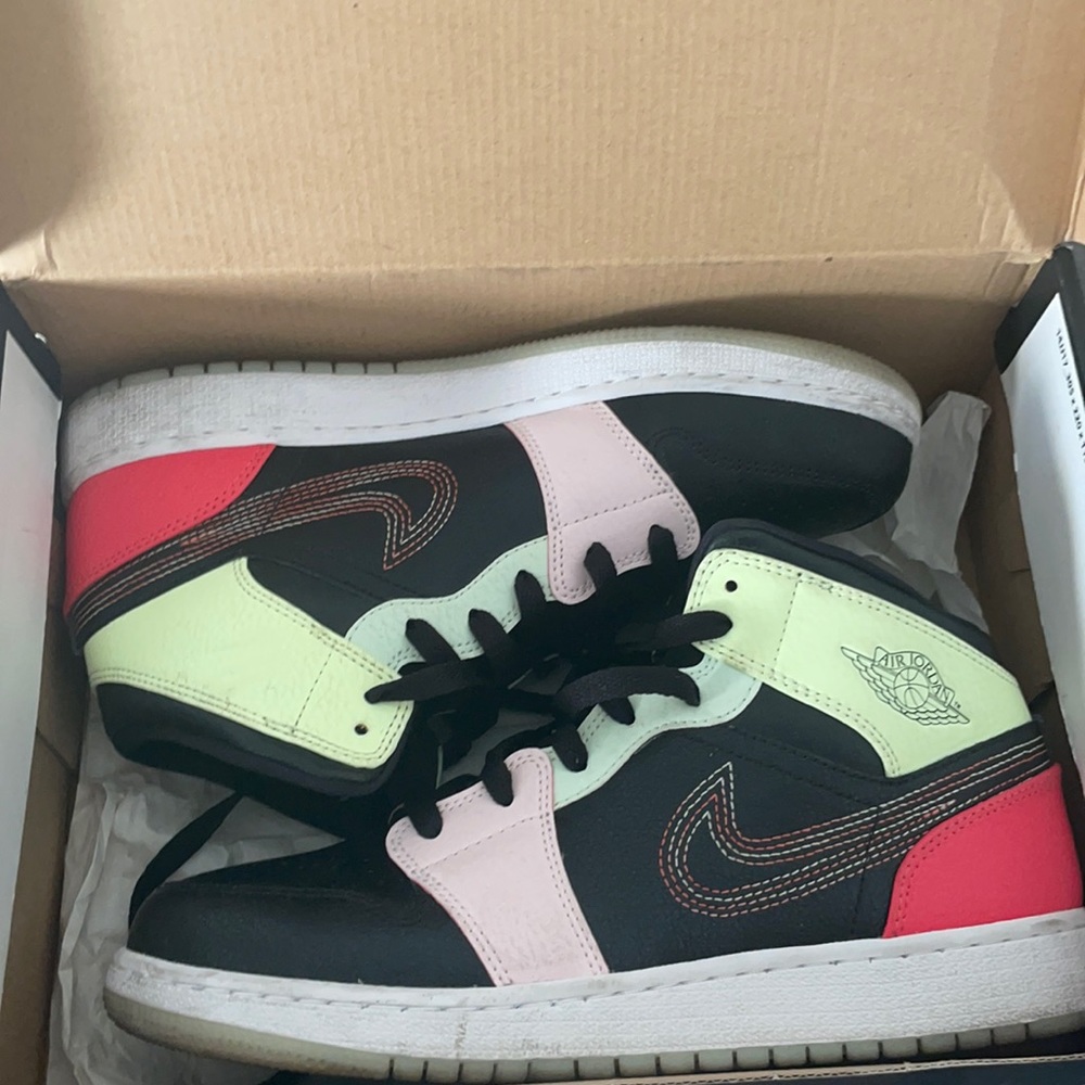 Nike 1mid